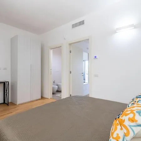 Benjamin House - Exclusive Modern Loft *