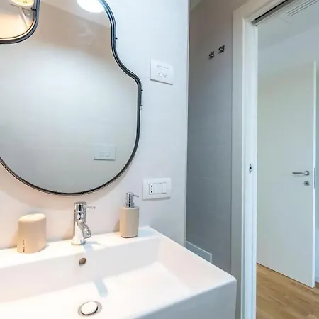 Benjamin House - Exclusive Modern Loft 公寓 *