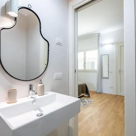 Benjamin House - Exclusive Modern Loft Μπάρι