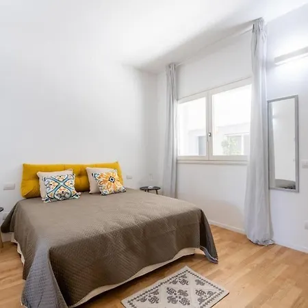 Benjamin House - Exclusive Modern Loft Μπάρι